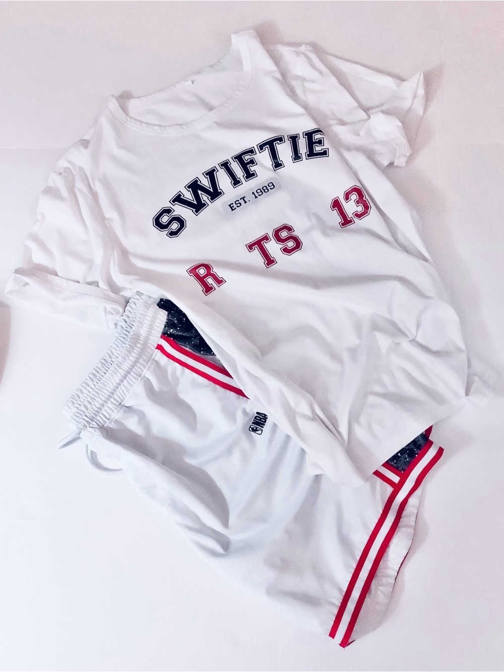 Taylor Swift T-Shirt & NBA Shorts.  Size XL-XXL